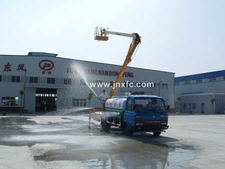 多功能消防車(帶灑水帶平臺(tái))