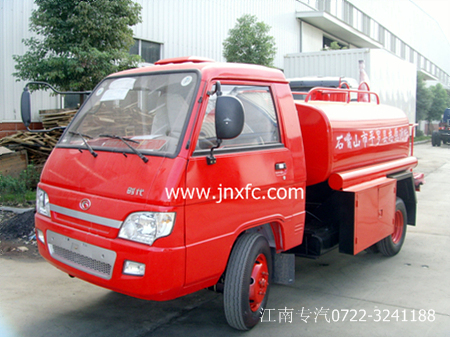 小型農(nóng)用消防車服務(wù)農(nóng)村消防