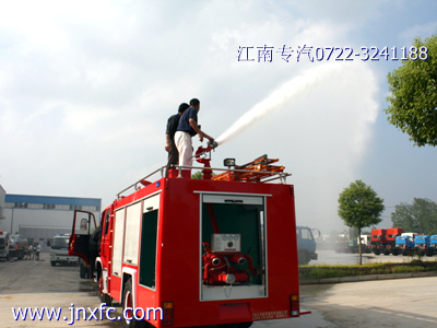 東風(fēng)153水罐消防車現(xiàn)場(chǎng)操作