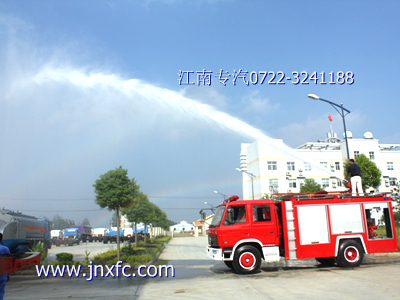 東風(fēng)153水罐消防車現(xiàn)場(chǎng)操作