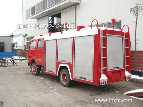 東風(fēng)小霸王水罐消防車廠家直銷
