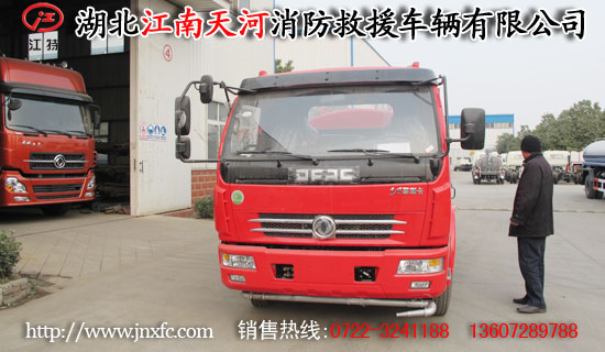 東風(fēng)多利卡森林消防車