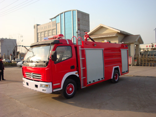 東風多利卡消防車