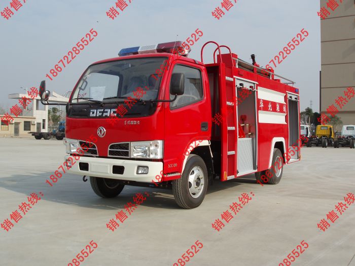 東風(fēng)銳鈴水罐消防車